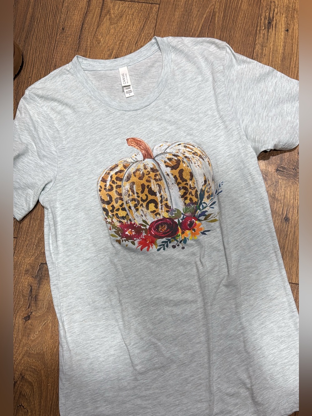 Women’s Light Gray Tee with Leopard Pumpkin Graphic